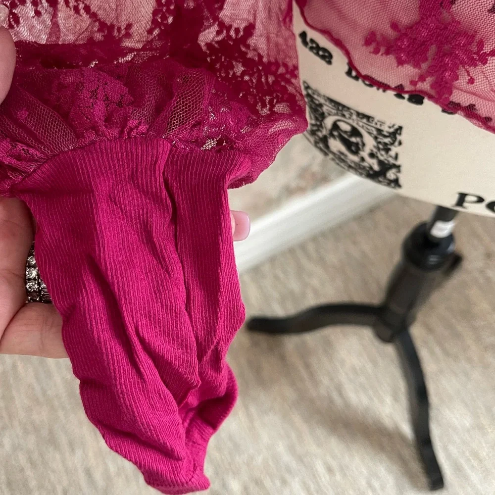 FREE PEOPLE U INTO THIS LONG SLEEVE SHEER LACE TOP MEDIUM PINK RUBY